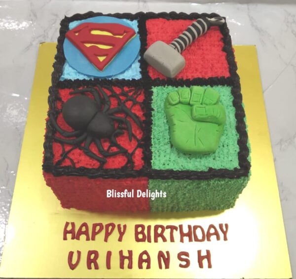 AVENGERS SUPERHEROES CAKE